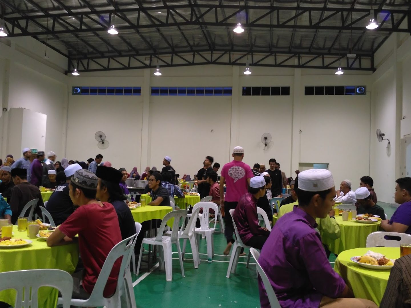 dewan serbaguna masjid kompleks pertanian serdang