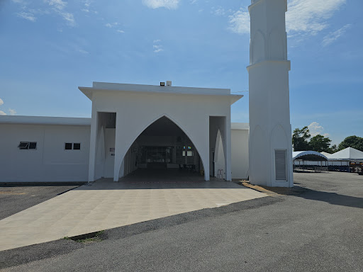 Masjid Saidina Uthman Ibn Affan,Kampung Marhum,Pekan. Masjid Saidina Uthman Ibn Affan,Kampung Marhum,Pekan.