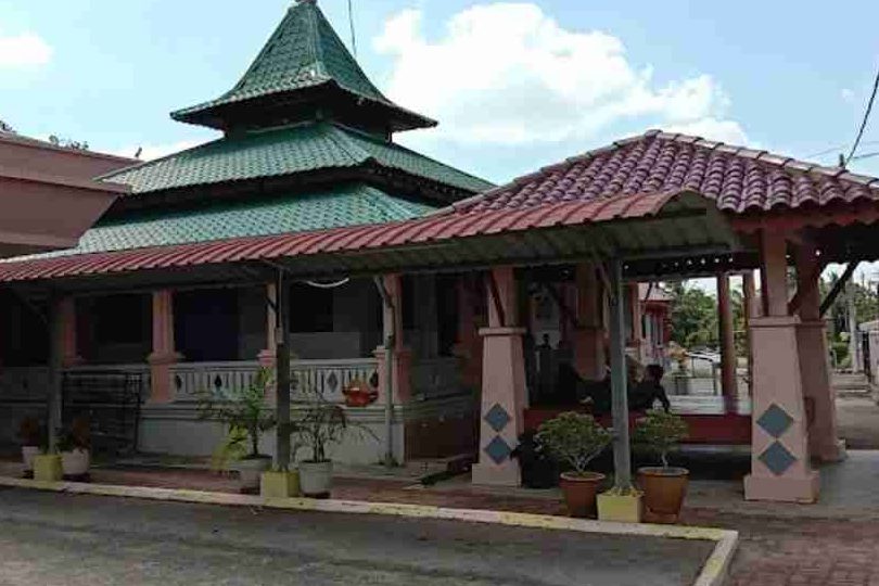 Masjid Batu Gajah / Al-Yaqin Batu Gajah 1 masjid batu gajah al yaqin batu gajah