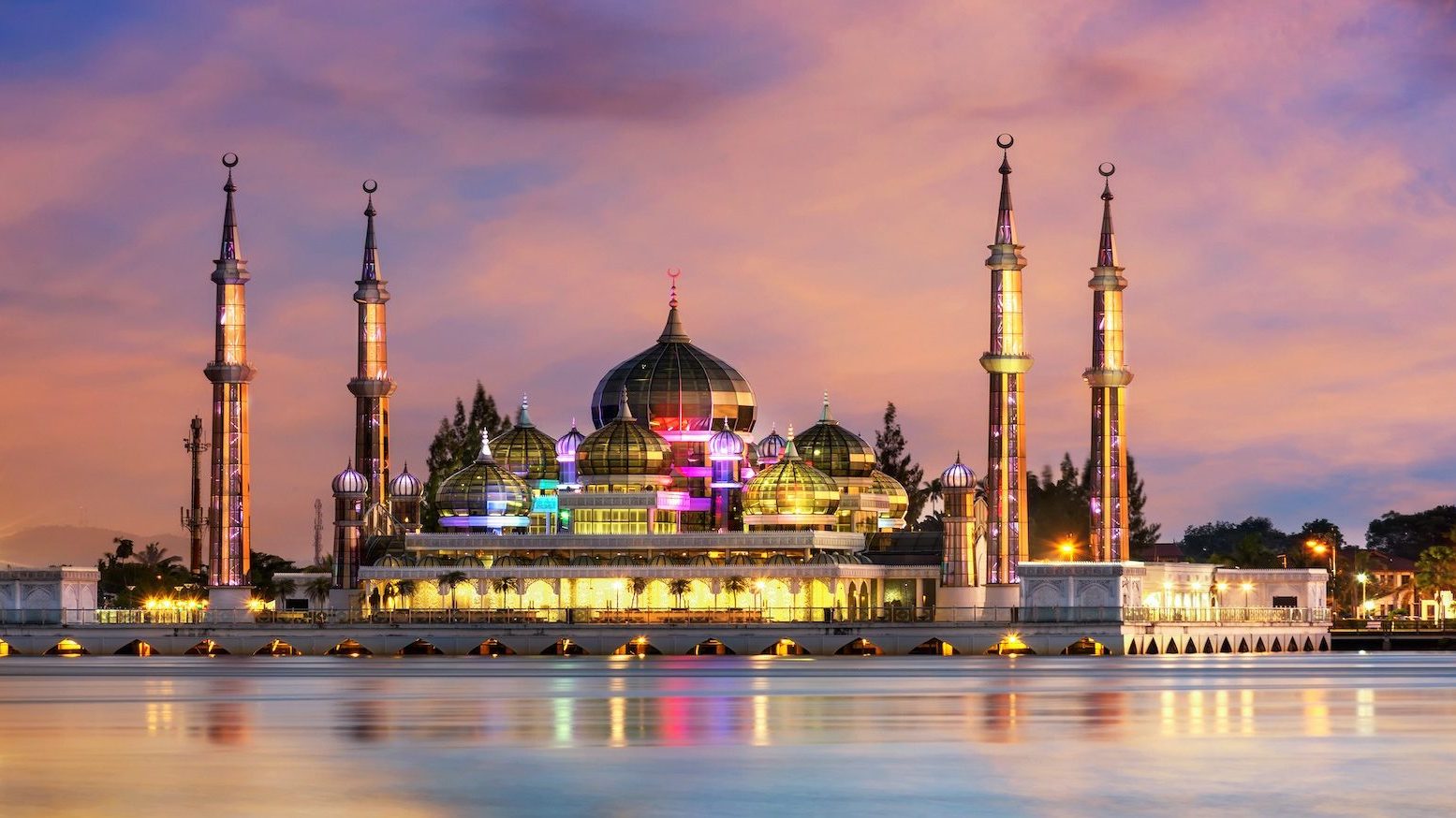 Masjid di Kuala Terdigganu, Malaysia: Keindahan dan Sejarahnya yang Kaya 1 masjid di kuala terdigganu malaysia keindahan dan sejarahnya yang kaya