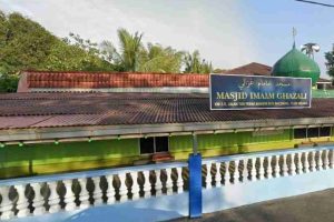 Masjid Imam Ghazali, Bakar Batu