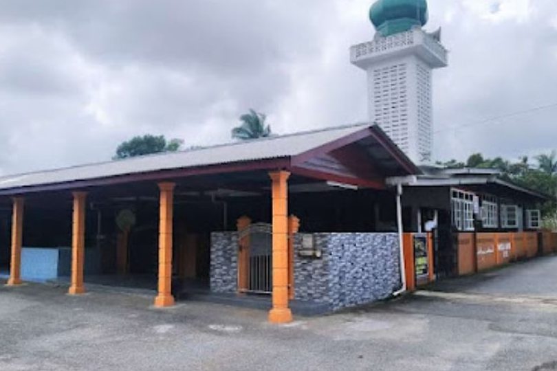 masjid kampung padang air