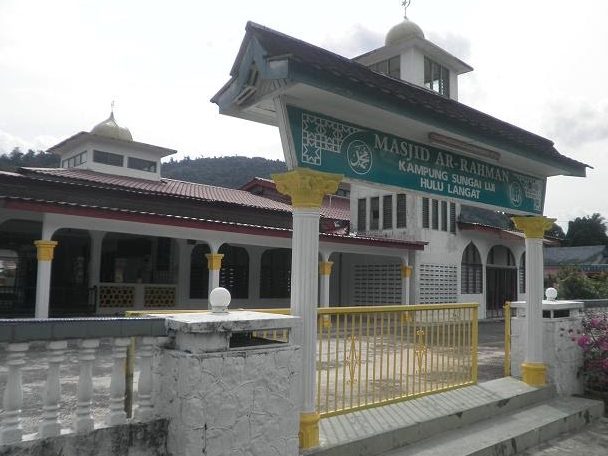 masjid sungai lui